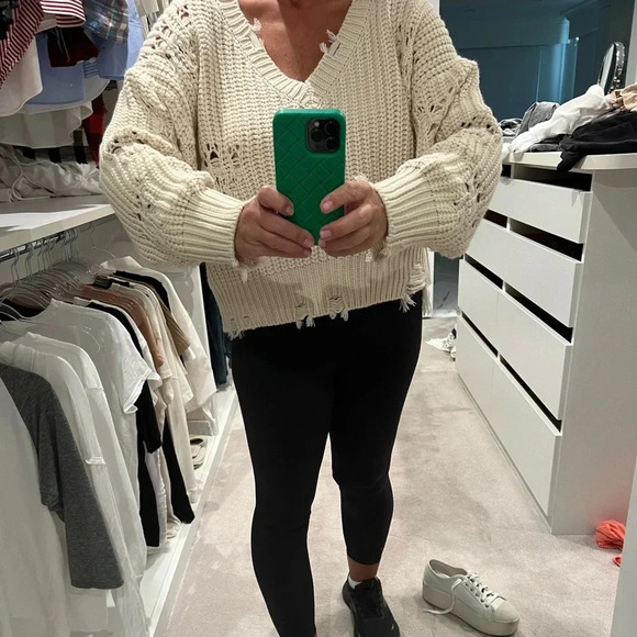 525 Distressed V neck sweater - Picture 6 of 6